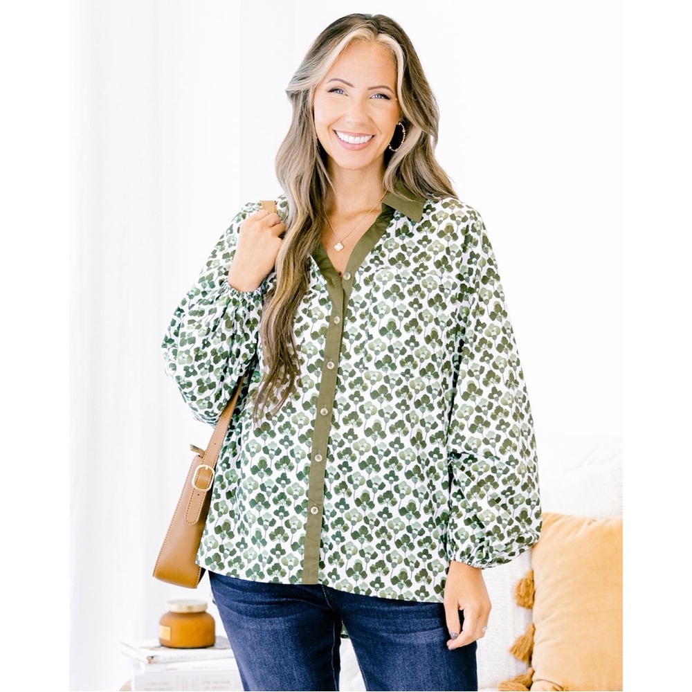 CHIC SOUL I NEW Olive Green and White Button Down Blouse